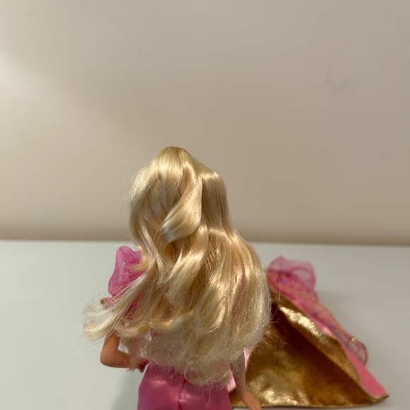Barbie 3 Musketeers Doll - Picture 3 of 7